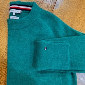 Tommy Hilfiger Sweater $30 ( Originally $120)
